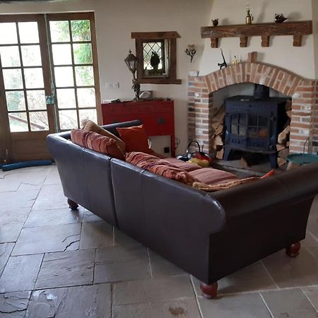Au Coeur Des Loges Bed & Breakfast Saint-Bonnet-de-Bellac Exterior photo